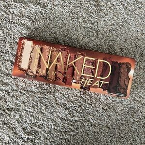 Urban Decay Naked Heat Eyeshadow Palette